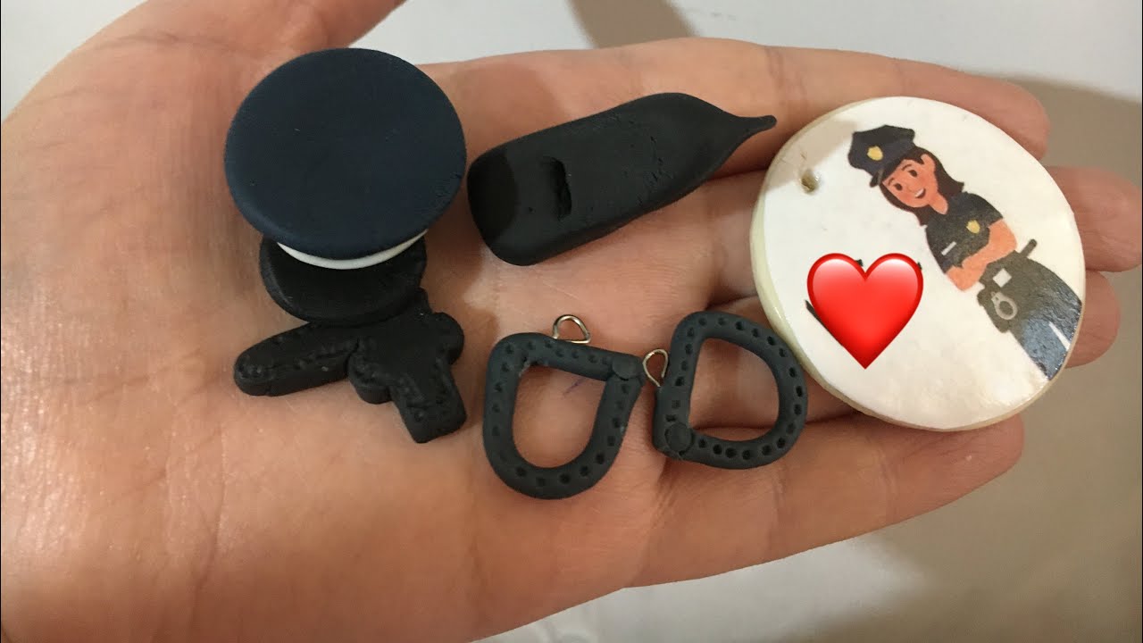 حامل مفتاح خاص بالشرطة. بعجينة السيراميك