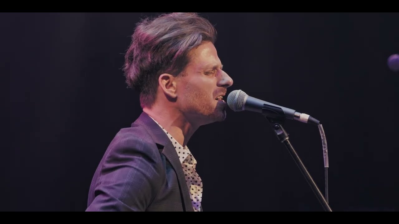 Breaking Chains - Live at The Memo Theatre