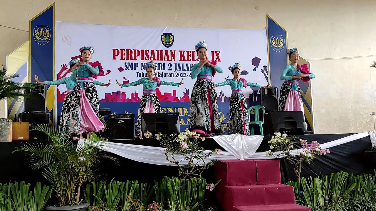 Perpisahan SMPN 2023 - Ronggeng Nyentrik Dance Performance