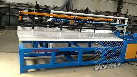 Single wire feeding chain link fence machine