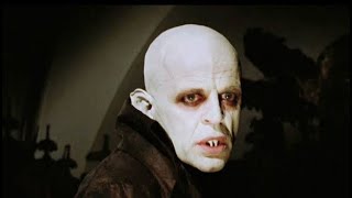 Aprenda a passar máquina zero e Gillette na cabeça para deixá-la perfeitamente lisa.
