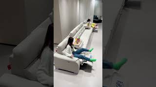 The Easy-To-Operate Eight-Person Sofa Bed Can Be Turned Into A Large Kang With A Pull, And It Also