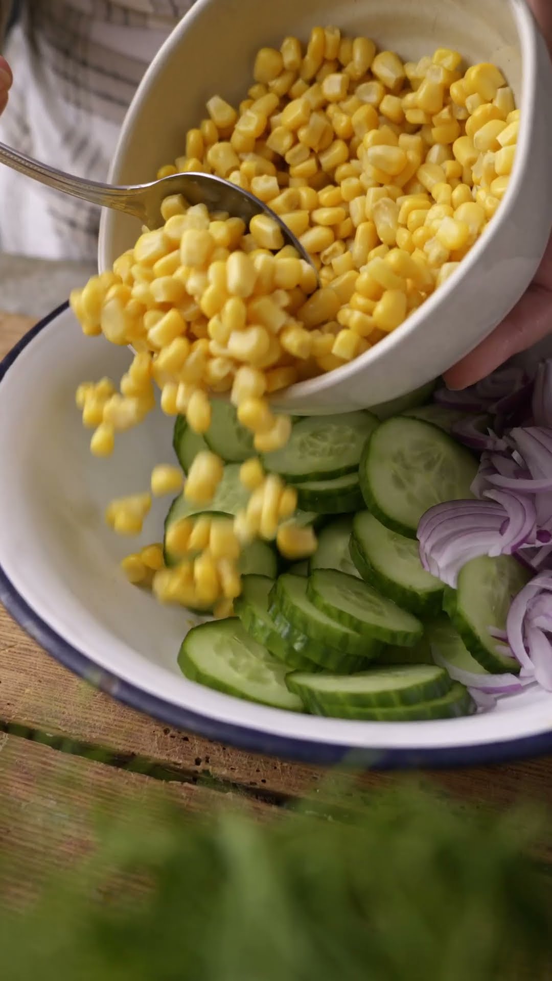 Leckerer Mais-Gurkensalat ! Erfrischend, schnell gemacht und gesund. # ...