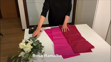 Wrapping a small bouquet with 2 sheets of tissue paper #wrapflowers