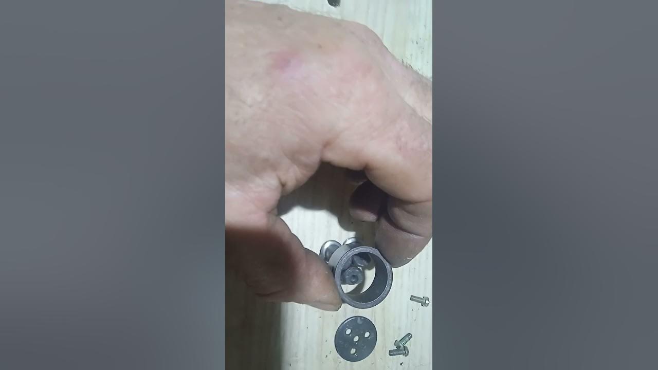 Гбц в разборе 2114. Свечная головка ваз 2114. Нагар в двигателе ваз 2106. Нагар в гбц. Двигатель nfu разбор головки.