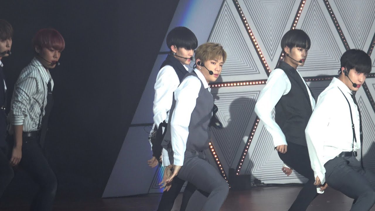 [4K] 180821 [강다니엘 직캠] KANG DANIEL 워너원(Wanna One) - 켜줘 (Light) 직캠 Fancam @G마켓 스마일콘서트