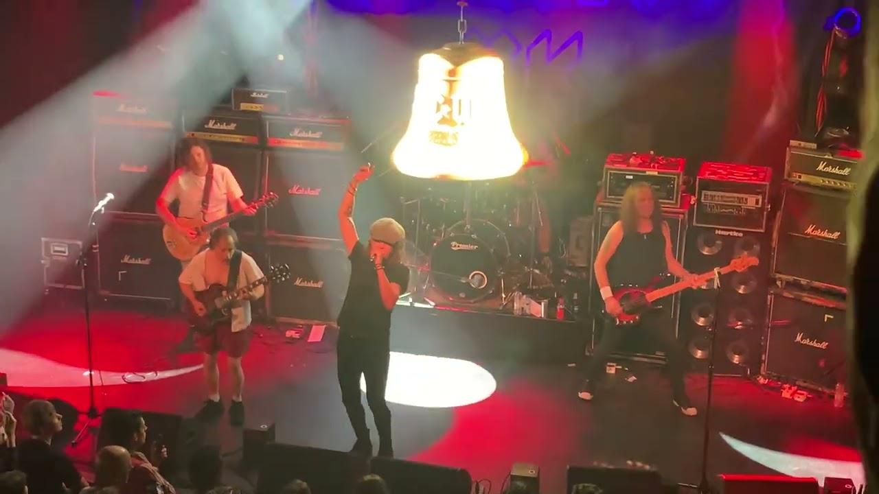 AC DC UK tributeband Hells Bells live in Zoetermeer Netherlands december 2nd 2023