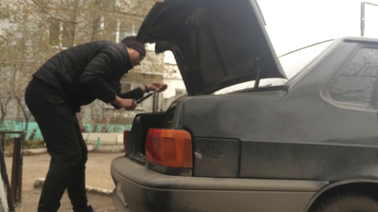 Упор багажника ваз 2115