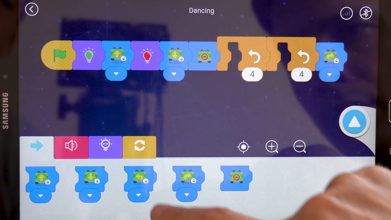 Программирование робота Robobloq Qoopers. Урок 1. Первичное программирование "Танец робота" STEM