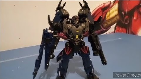 Transformers Studio Series 09 Voyager Class DOTM Thundercracker