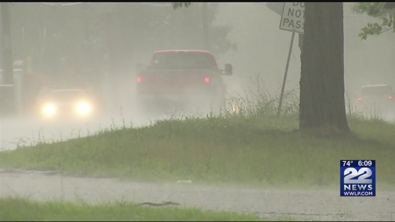 Heavy downpours lead to flash flooding - YouTube