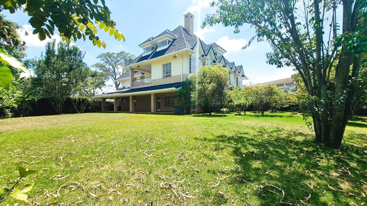 Внутри трехэтажного дома с шестью спальнями, построенного на участке площадью 0,5 акра | В нескол...