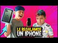 LE REGALO UN IPHONE A MI HERMANÓ!*Broma*