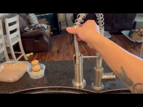 Змішувач з краном питної води під фільтр матовий нікель Kraus BOLDEN KFF-1610SFS, видео 5