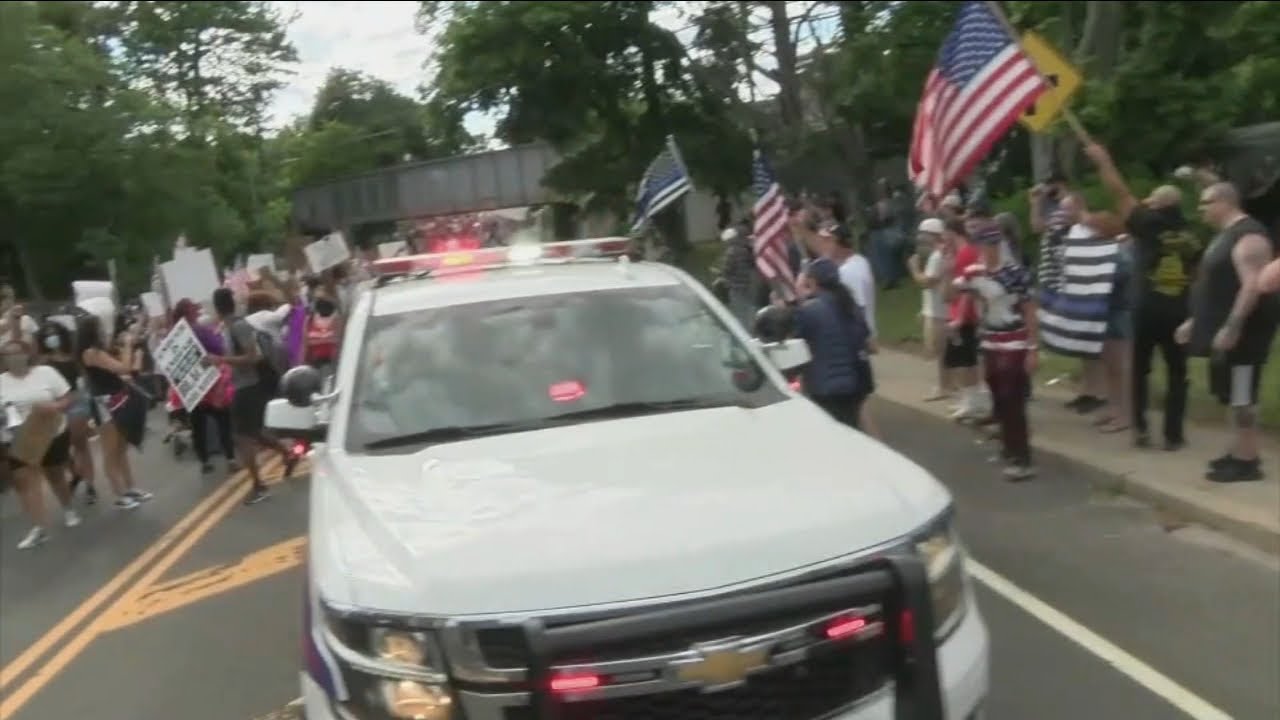 Timeline: Protesters clash with Proud Boys, things turn violent in ...