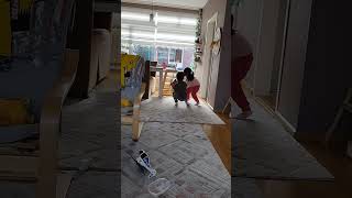 Oyuncak kutusunu paylasamayan kardes! #short #kinderen #cute #delen #broers #meisjes #jongen #keşfet