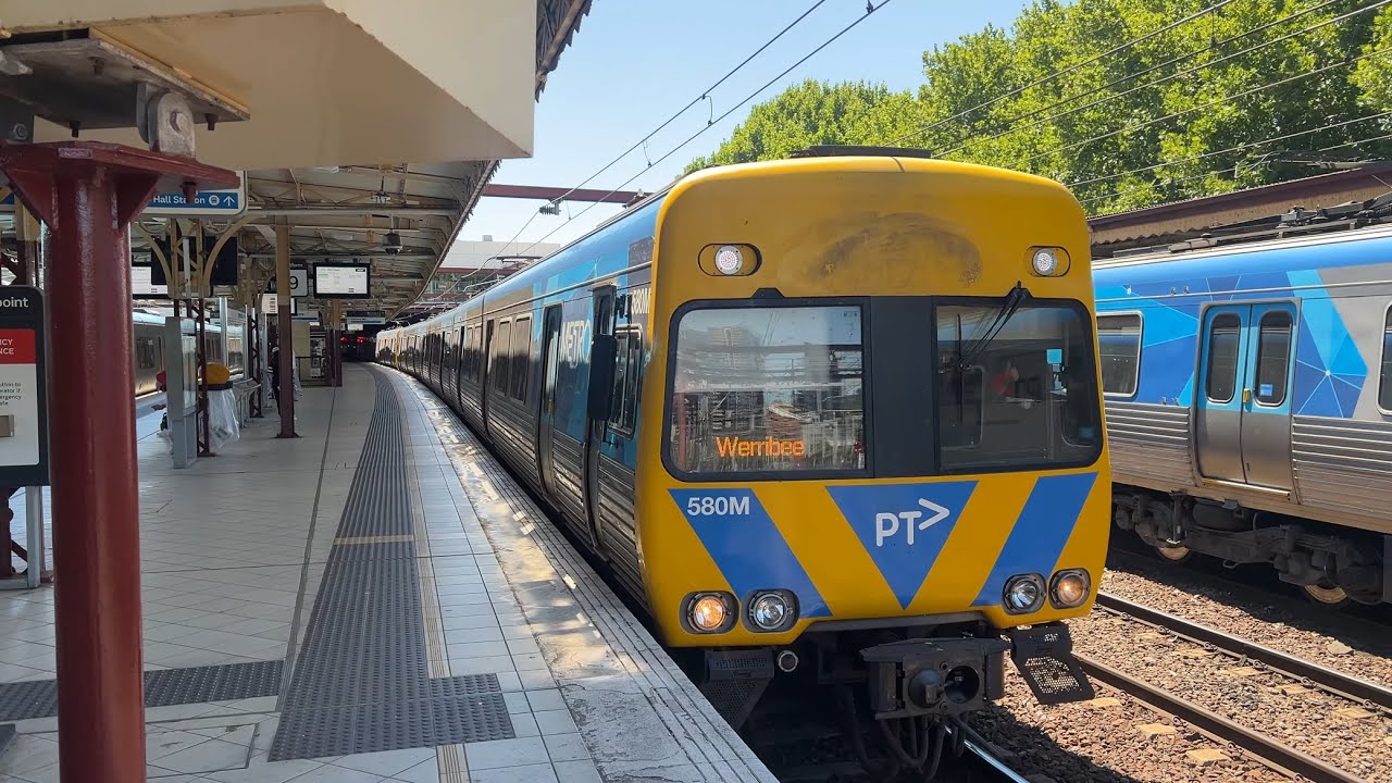 Metro Comeng Departing Flinders Street Station to Werribee