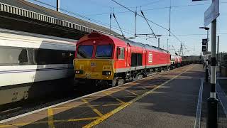 DB Class 66 freight train (66 107) at Grantham railway station (December 2018)