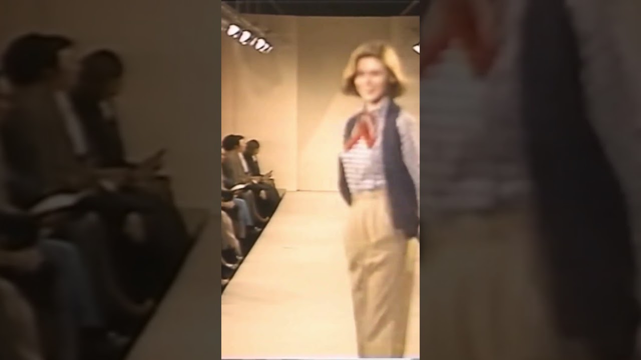 Пародия на показ мод в стиле 70-х (дискотека в универмаге), новые модели.