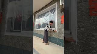 The weather is cold. If your windows are leaking, you can try this high-transparency.