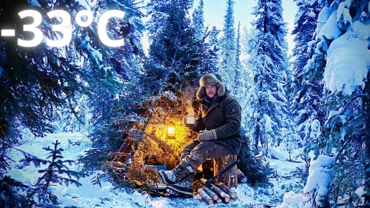 -33°C Winter Camping: Building a Treehouse to Survive the Blizzard