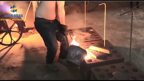 Green sand flaskless moulding machine and pouring casting for complete foundry