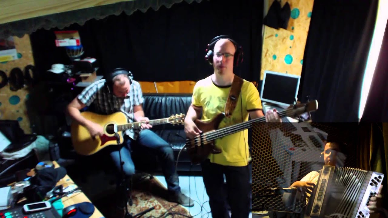 WORMS 3o - S harmoniko v hribe