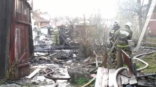 В Орле загорелся дом-памятник на Карачевской улице В Орле загорелся дом-памятник на Карачевской улице