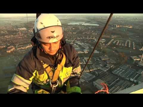 Grootste Kerstboom van Nederland straalt weer over Nieuwegein