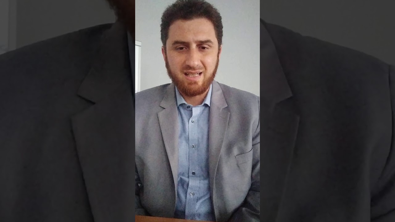 العمل بالمتاجر والمطاعم التي تبيع لحم الخنزير أو الخمور.