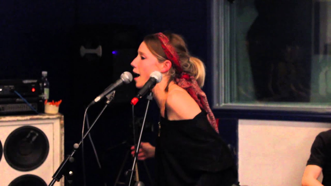 Drop Velvet - Teardrops live at Unit 8 Recording Studios London (Womack & Womack) teardrops cover