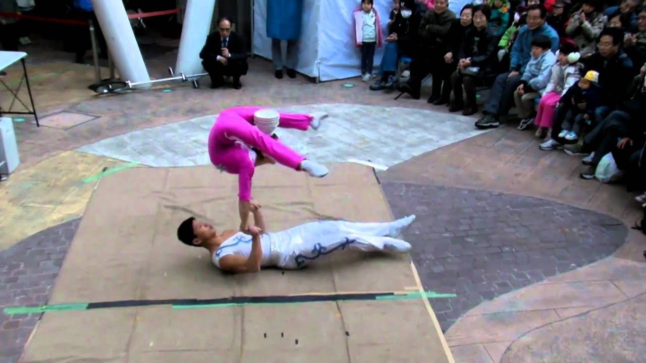 第8回さいたま新都心大道芸フェスティバル　『中国雑伎芸術団』　2/3