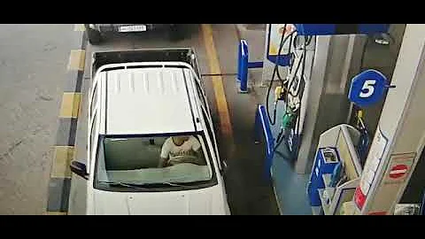 Static Electricity Caused Fire At Gas Pump, No one injured