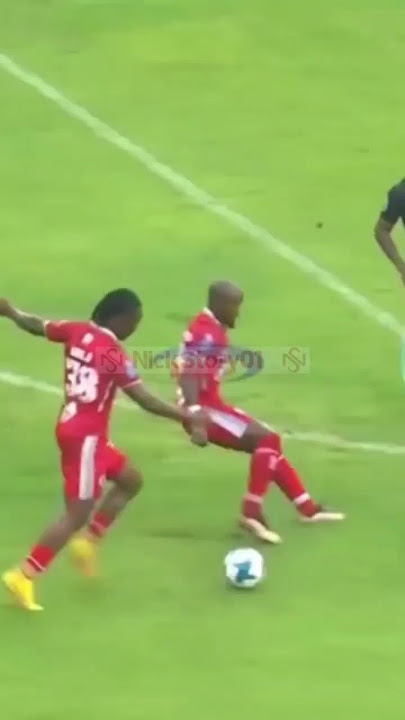 KIBU DENISI ALIVYOMFANYA KIPA WA YANGA #simba vs #yanga 🙌🙌🔥