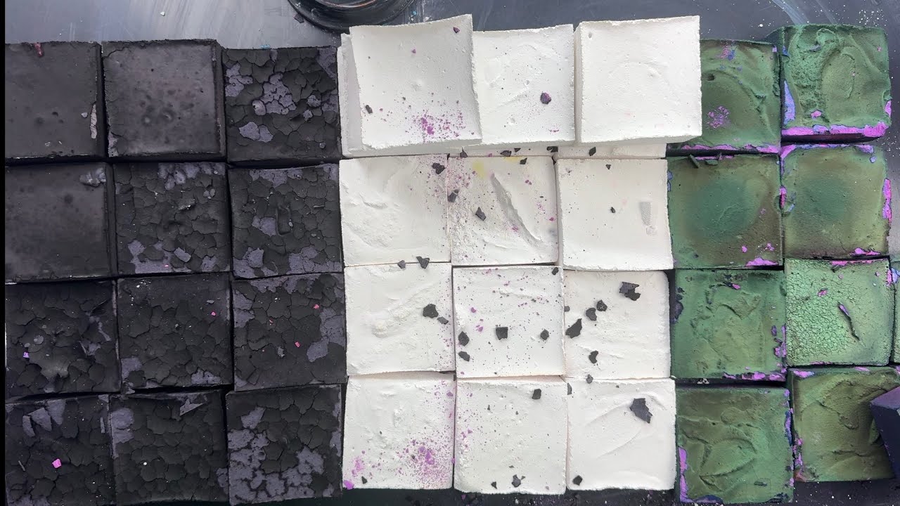 FLAKY Black, Purple and Plain Chalk Bars