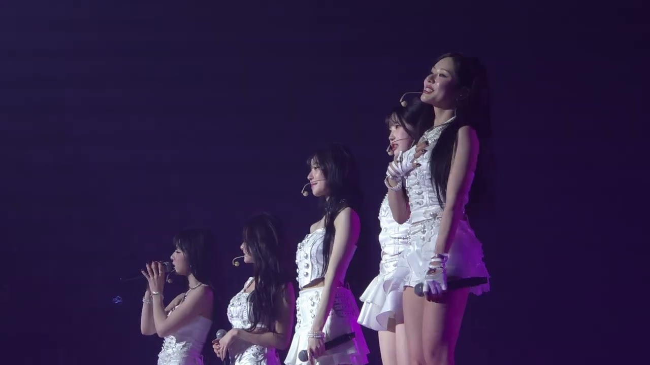 2026 02 01 fromis_9 - Twisted Love