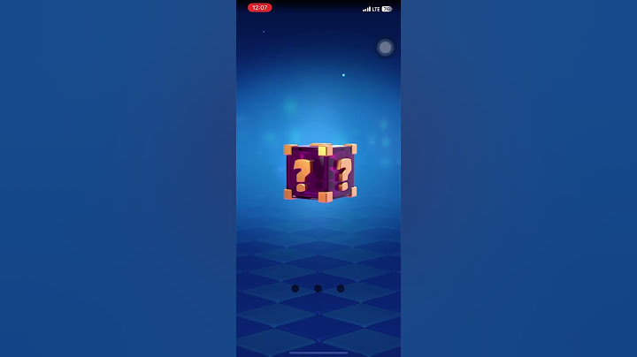 Opening lucky drop in clash royal everyday 9