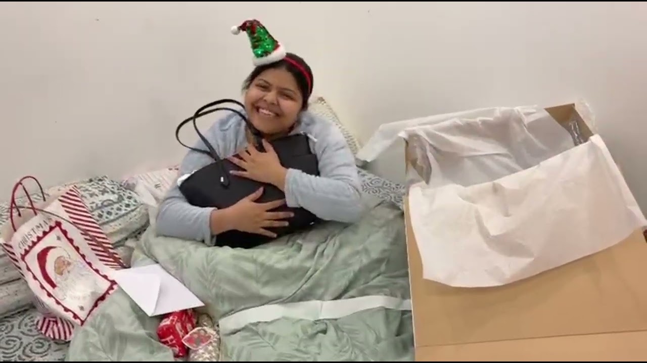 Christmas gift unboxing#ukmallus merry Christmas