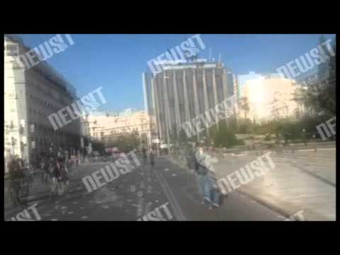 Μολότοφ στο μνημείο