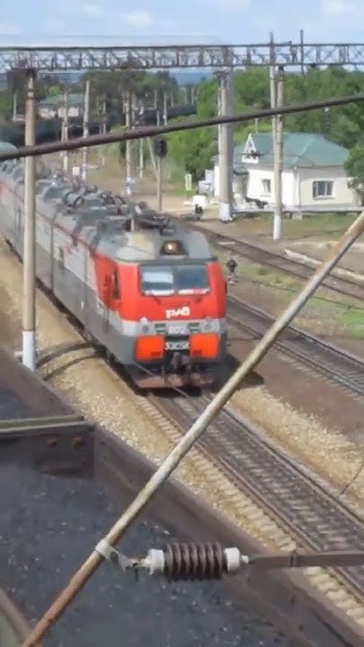 "Сверху" Электровоз 3ЭС5К-802 со сборным грузовым поездом # ...