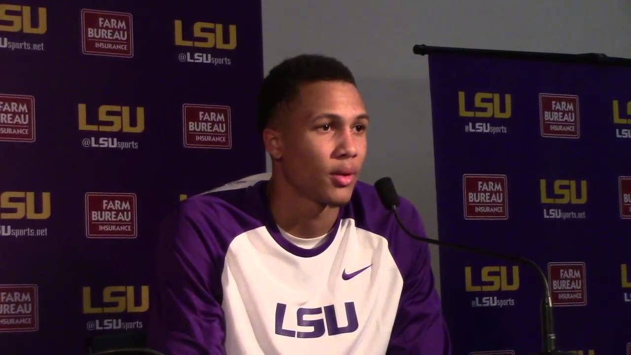 No nerves for Brandon Sampson in his LSU debut | Video