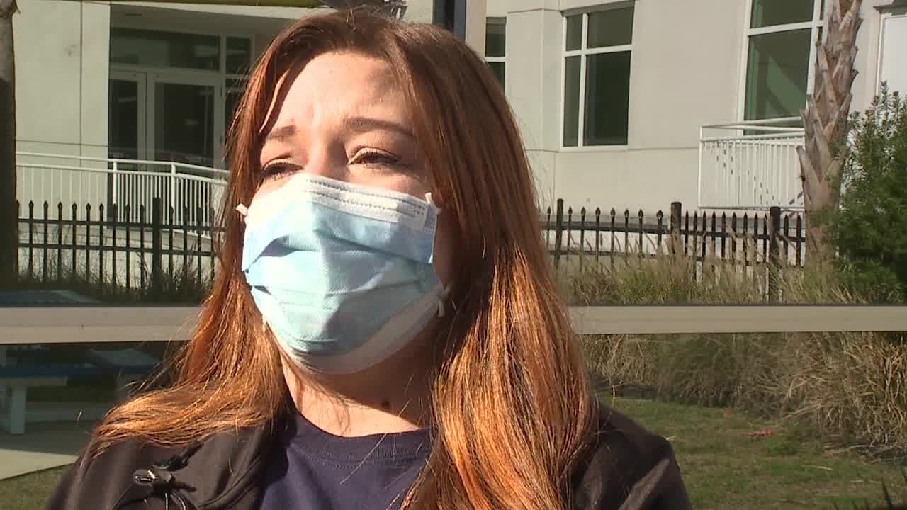 Georgia Ice Dogs visit sick kids