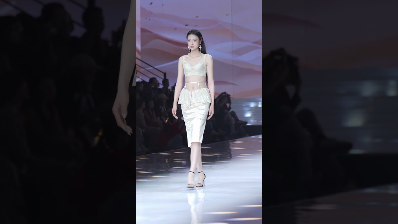 深圳内衣秀#beauty #runway #fashionshow #underwearfashion #란제리 쇼#ランジェリーショー #中國女#Lingerie