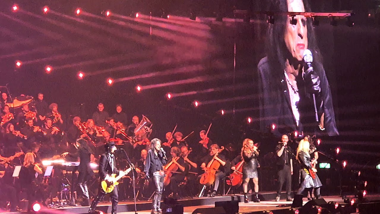Alice Cooper-Might as well be on Mars live 29.11.2025 Dortmund Night Of The Proms 