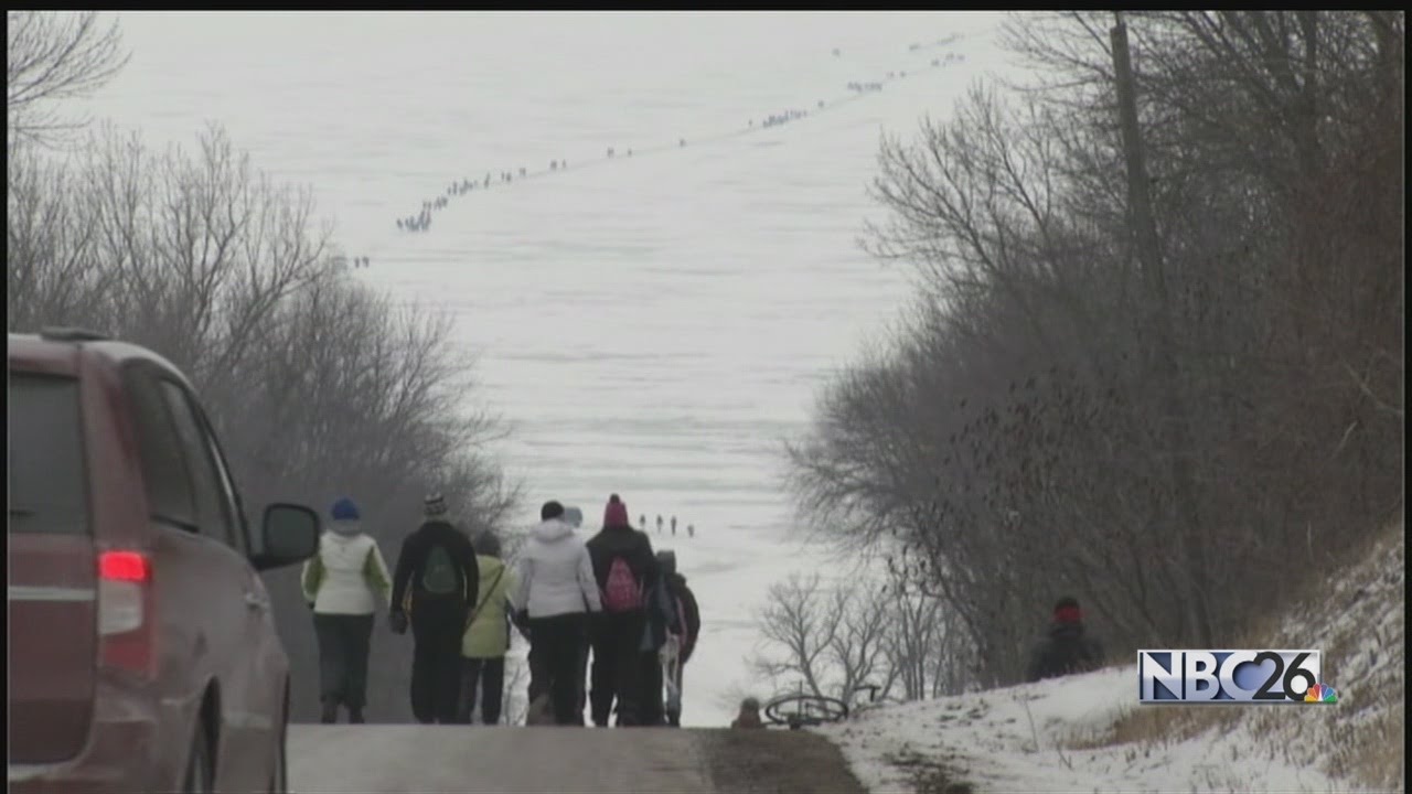 Annual Walk Across Lake Winnebago Fundraiser Draws in Hundreds YouTube