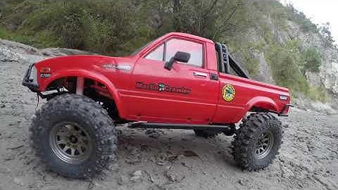 Rc car rc4wd Trailfinder 2 K5 Blazer and Toyota Hilux Marlin Crawler Scale Tour 4K