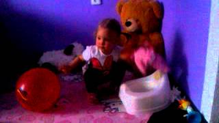 Natynka Učí Panenku Na Nočník