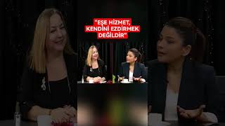 Eşe Hi̇zmet Kendi̇ni̇ Ezdi̇rmek Deği̇ldi̇r 