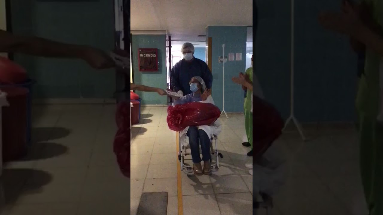 Emocionante: Despiden a la enfermera contagiada de covid-19 en el Hospital Penna