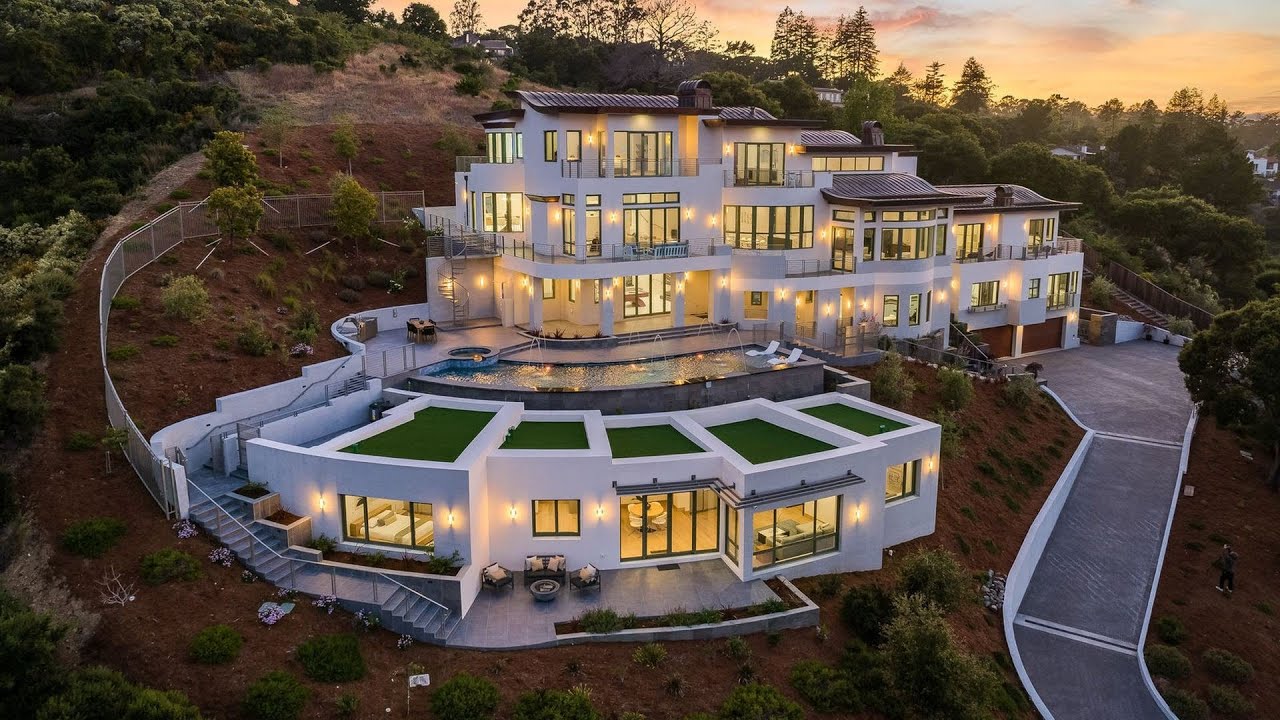 Luxury estate in Hillsborough, California